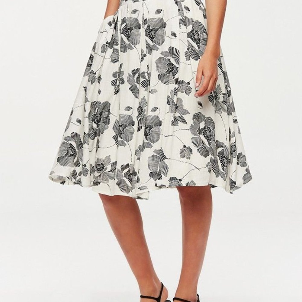 "Castro" Black&White Pleated Flare  Viscose Skirt